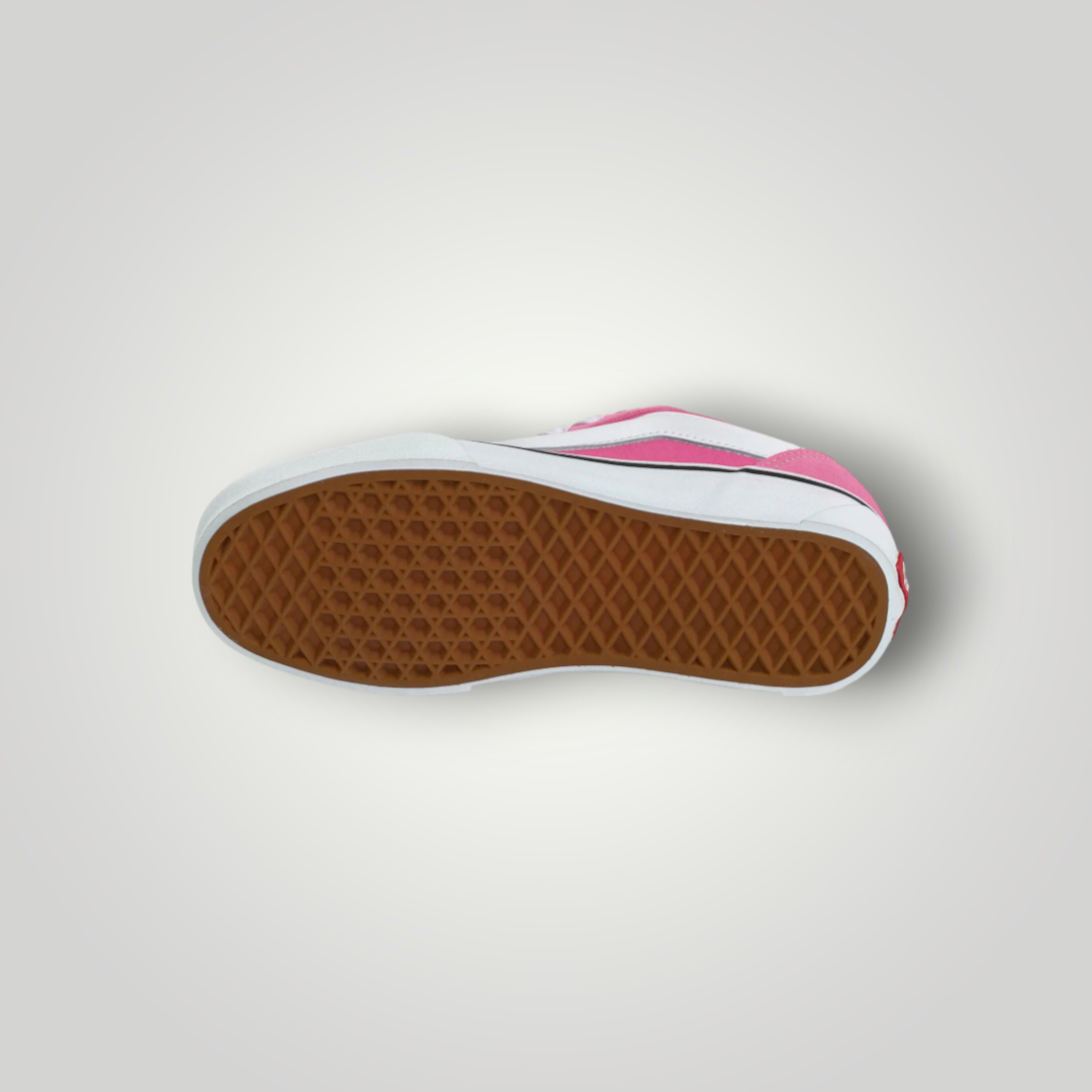 NDO Clothing Vans KNU Skool Sneaker in Fizz Pink mit charakteristischer brauner Waffel-Gummisohle von unten