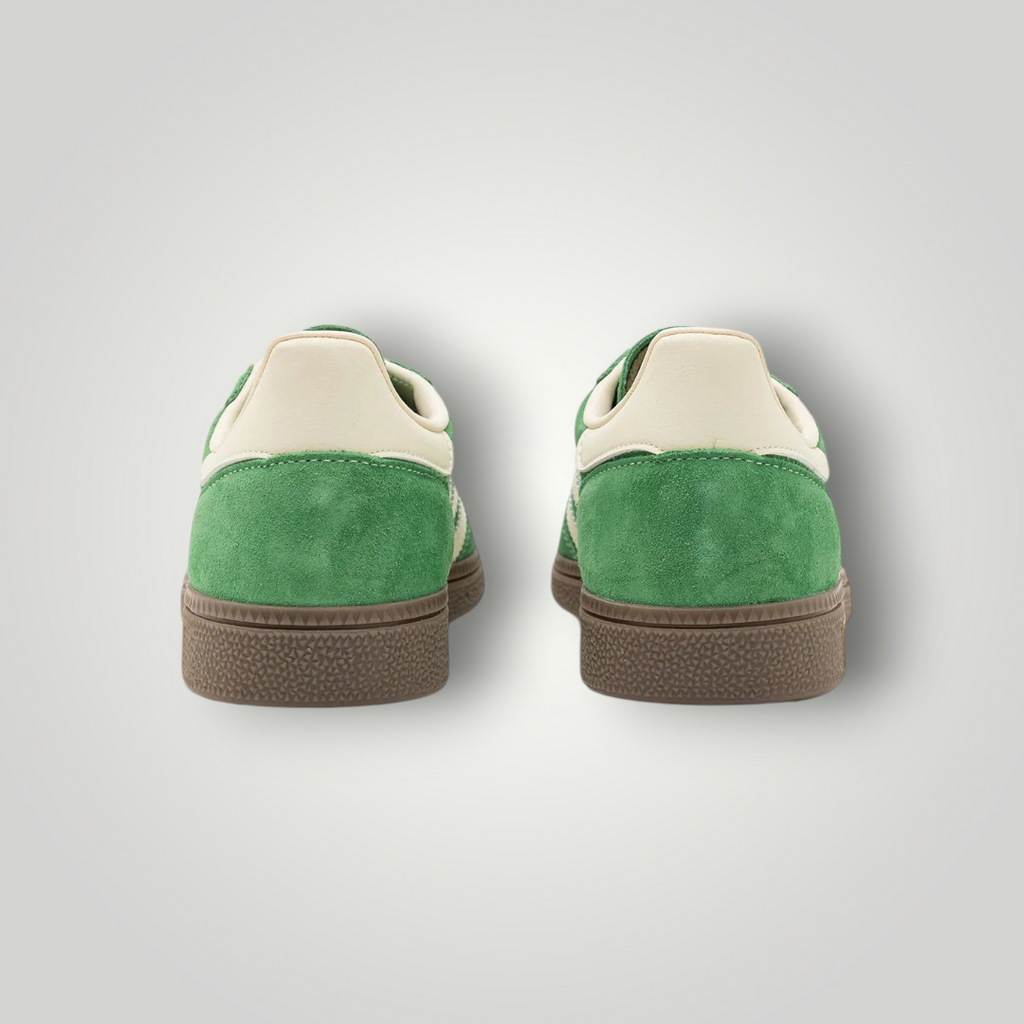 NDO Clothing Adidas Originals Handball Spezial Sneaker in Grün aus Veloursleder mit beiger Fersenkappe, Rückansicht