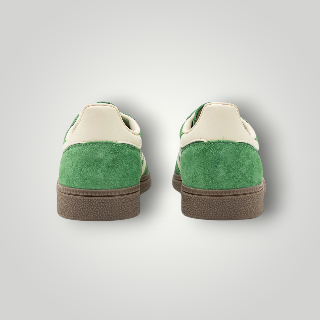 NDO Clothing Adidas Originals Handball Spezial Sneaker in Grün aus Veloursleder mit beiger Fersenkappe, Rückansicht
