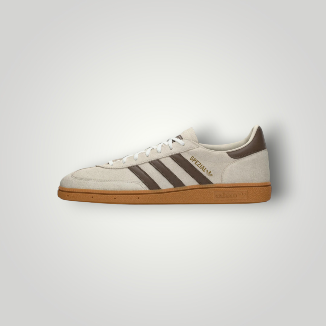 NDO Clothing adidas Originals Handball Spezial Sneaker aus beigem Veloursleder mit braunen Streifen und Gummisohle