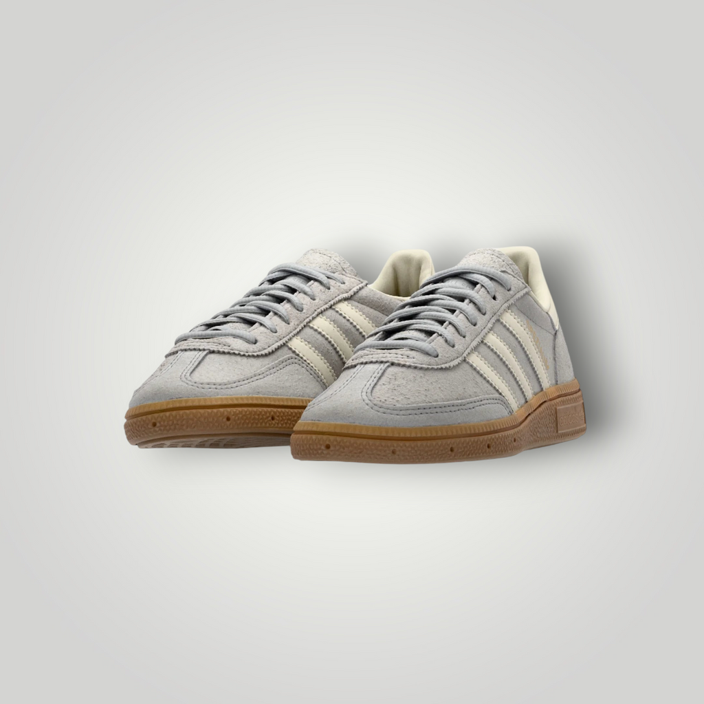 NDO Clothing Adidas Originals Handball Spezial Sneaker aus grauem Veloursleder mit klassischer Gummisohle