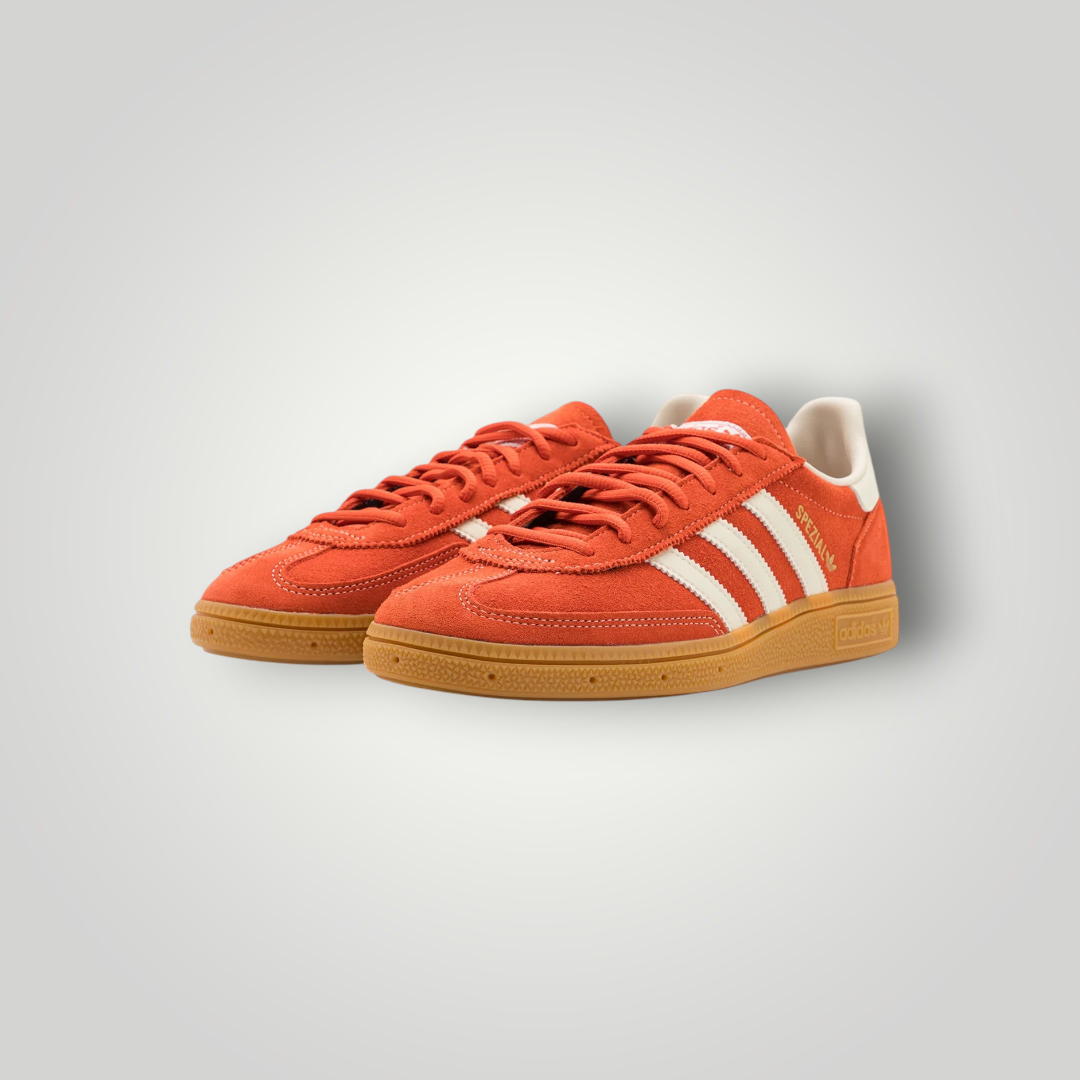NDO Clothing Adidas Originals Handball Spezial Sneaker aus orangefarbenem Veloursleder mit klassischer Gummisohle
