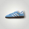NDO Clothing adidas Originals Handball Spezial Sneaker in Hellblau mit weißen Streifen und brauner Gummisohle
