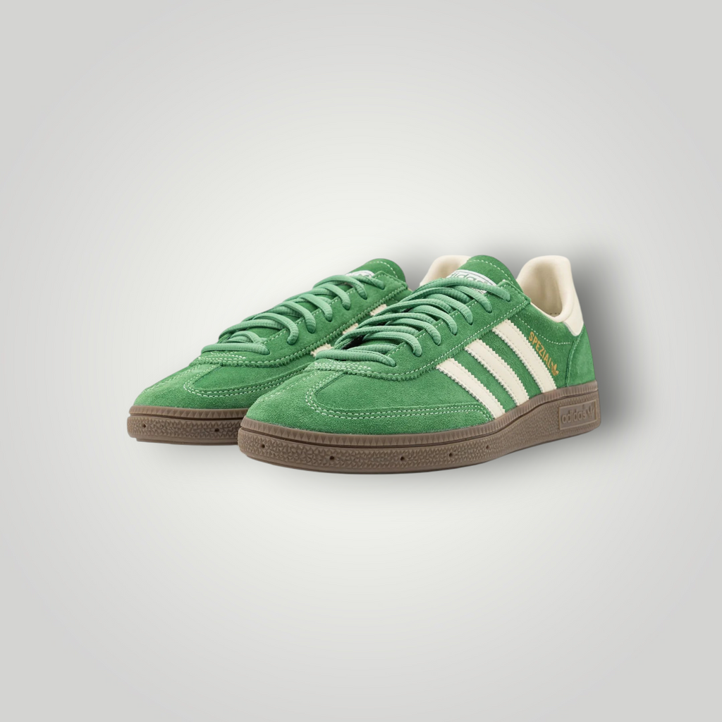 NDO Clothing Adidas Originals Handball Spezial Sneaker aus grünem Veloursleder mit weißen Streifen und Gummisohle
