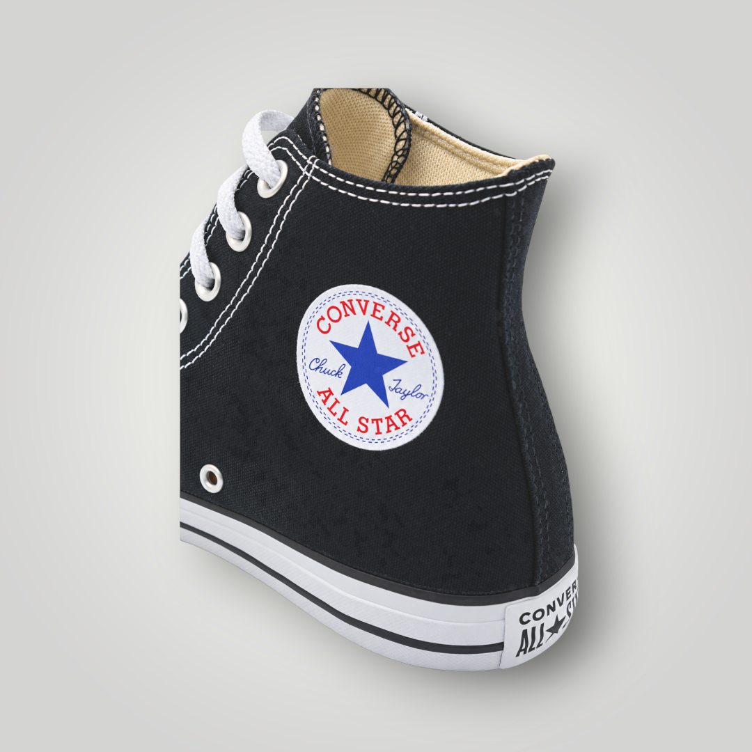 NDO Clothing Converse Chuck Taylor All Star High-Top Sneaker in Schwarz aus Canvas mit weißem Logo-Patch