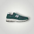 NDO Clothing New Balance 2002 Sneaker in Dunkelgrün mit Mesh-Obermaterial, Schnürung und gepolsterter Sohle