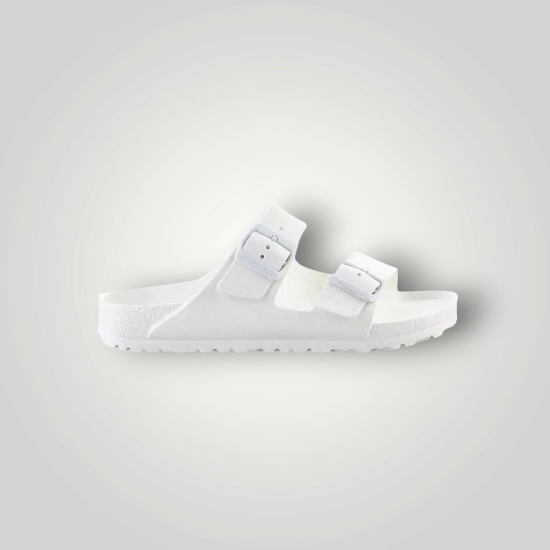 Weiße Birkenstock Arizona EVA Sandale von NDO Clothing mit zwei verstellbaren Riemen und anatomischem Fußbett