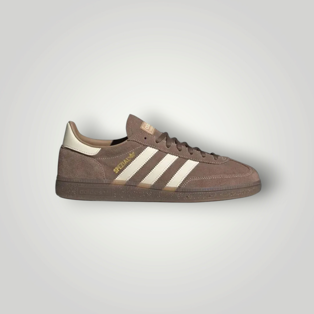 NDO Clothing Adidas Originals Handball Spezial Sneaker in Braun mit weißen Streifen und flacher Gummisohle