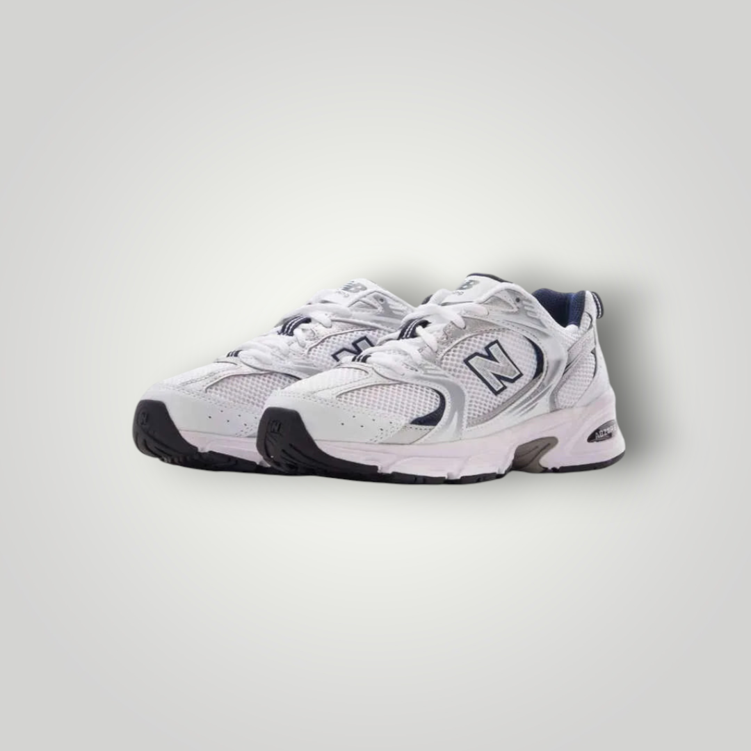 NDO Clothing New Balance 530 Sneaker in Weiß und Silber mit Mesh-Obermaterial und Schnürung