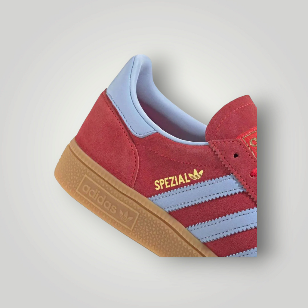 NDO Clothing Adidas Originals Handball Spezial J Sneaker in Rot mit hellblauen Streifen und klassischer Gummisohle