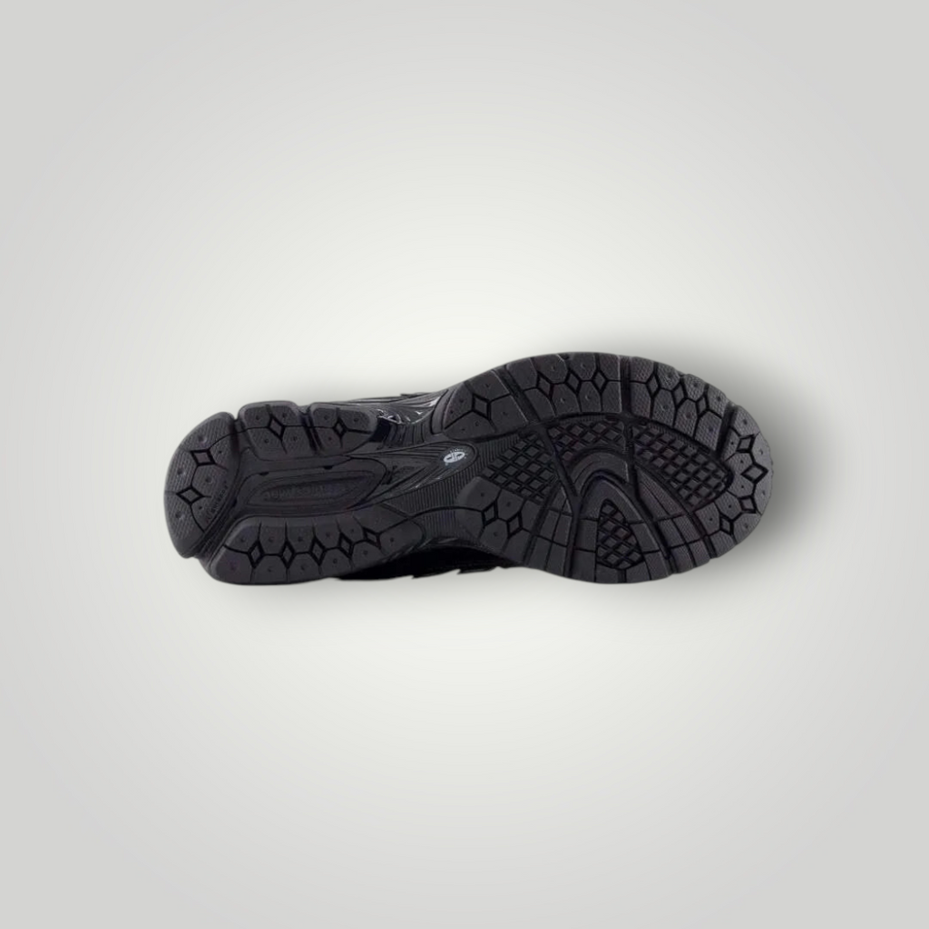 NDO Clothing New Balance 1906R Laufschuh mit schwarzer, profilierter N-ERGY Außensohle für optimale Dämpfung