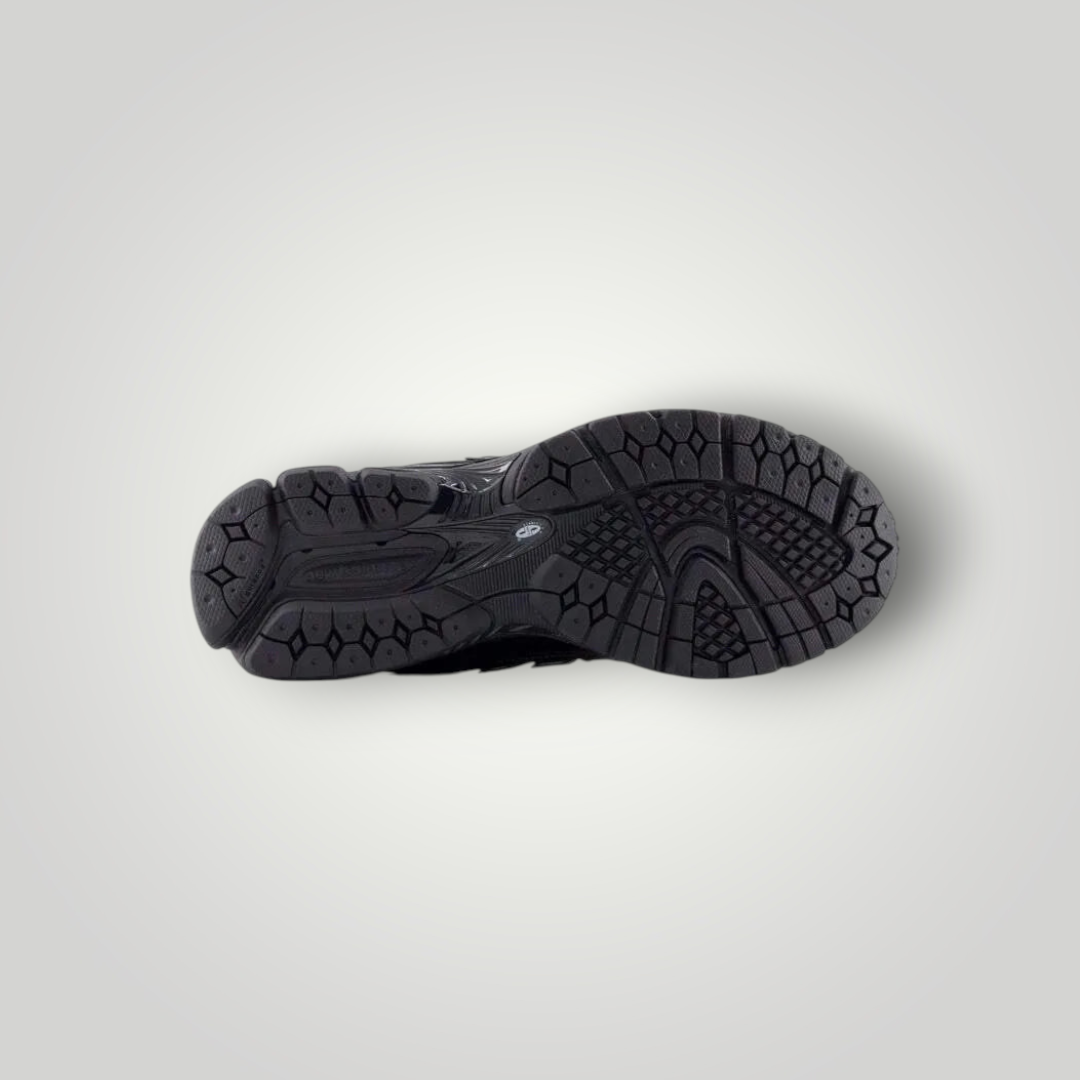 NDO Clothing New Balance 1906R Laufschuh mit schwarzer, profilierter N-ERGY Außensohle für optimale Dämpfung