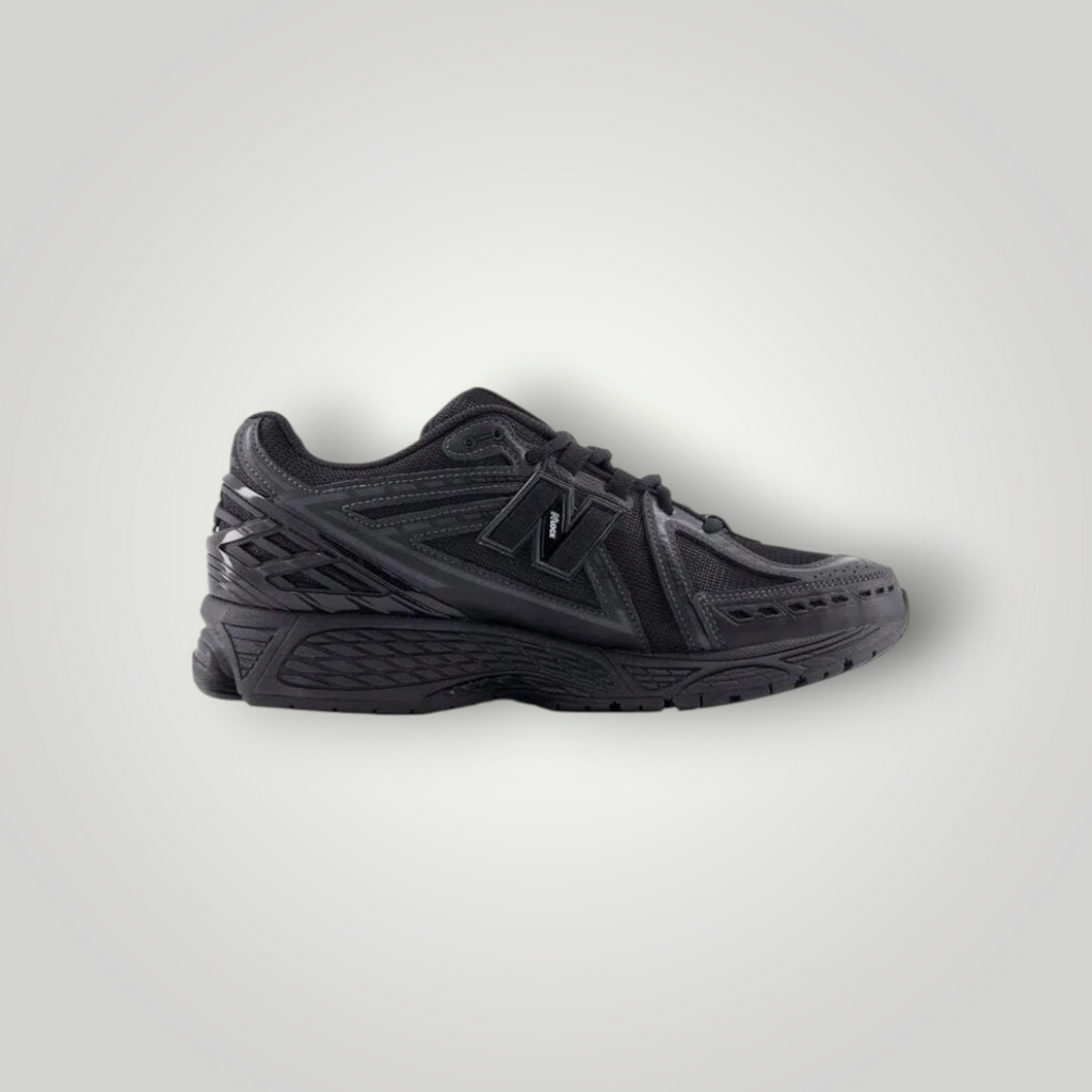 NDO Clothing New Balance 1906R Sneaker in komplettem Schwarz aus Mesh und Kunstleder mit sportlichem Profil