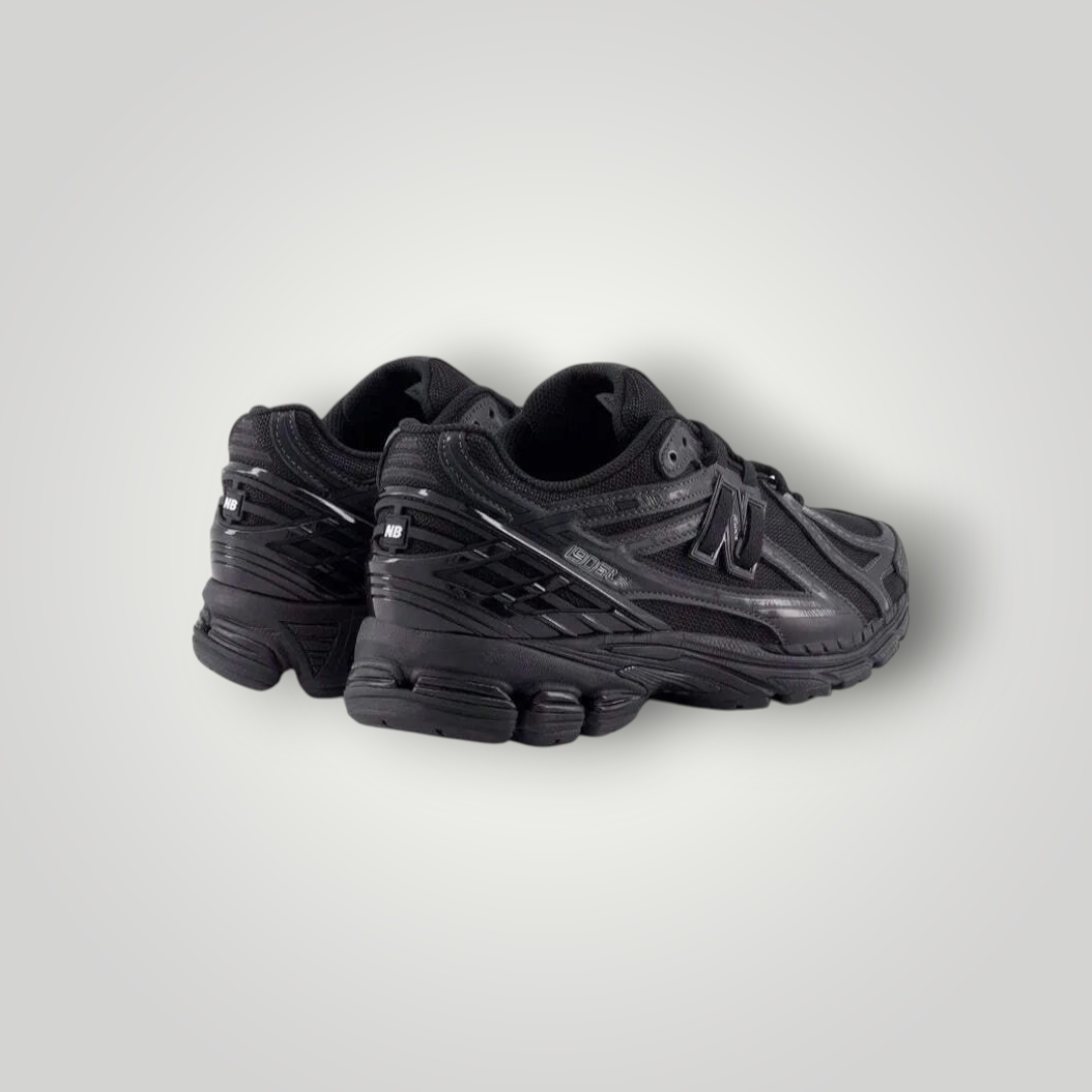 NDO Clothing New Balance 1906R Sneaker in komplettem Schwarz mit Mesh-Obermaterial und technischem Design
