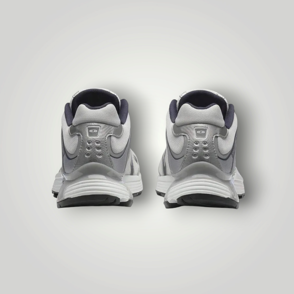 NDO Clothing Salomon XT-WHISPER Laufschuhe in Grau und Silber, Rückansicht mit technischem Mesh-Design