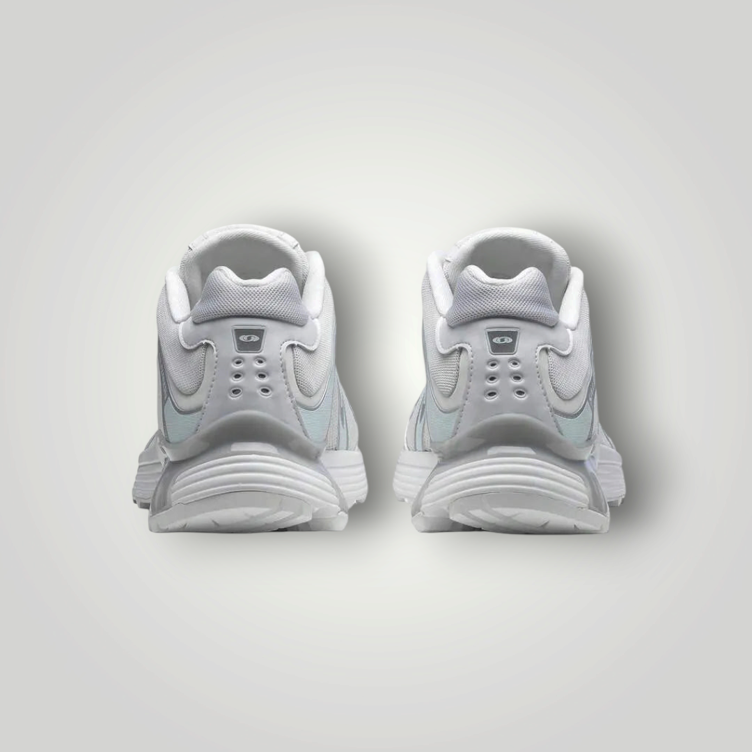 NDO Clothing Salomon XT-WHISPER Laufschuhe in Weiß und Hellgrau, Rückansicht der Sportschuhe