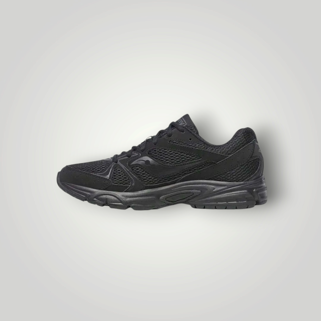 NDO Clothing Saucony Ride Millennium Laufschuh in komplettem Schwarz mit atmungsaktivem Mesh-Obermaterial