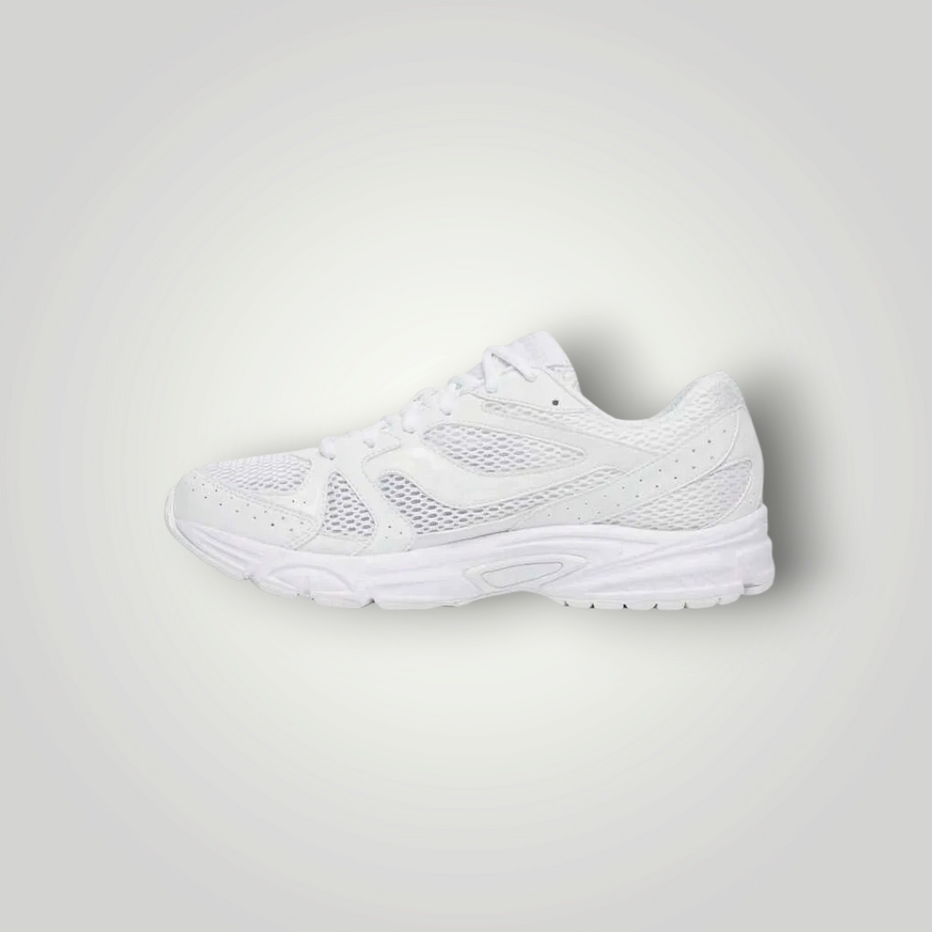 NDO Clothing Saucony Ride Millennium Laufschuh in komplettem Weiß mit atmungsaktivem Mesh-Obermaterial