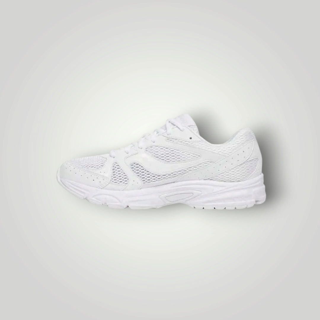 NDO Clothing Saucony Ride Millennium Laufschuh in komplettem Weiß mit atmungsaktivem Mesh-Obermaterial