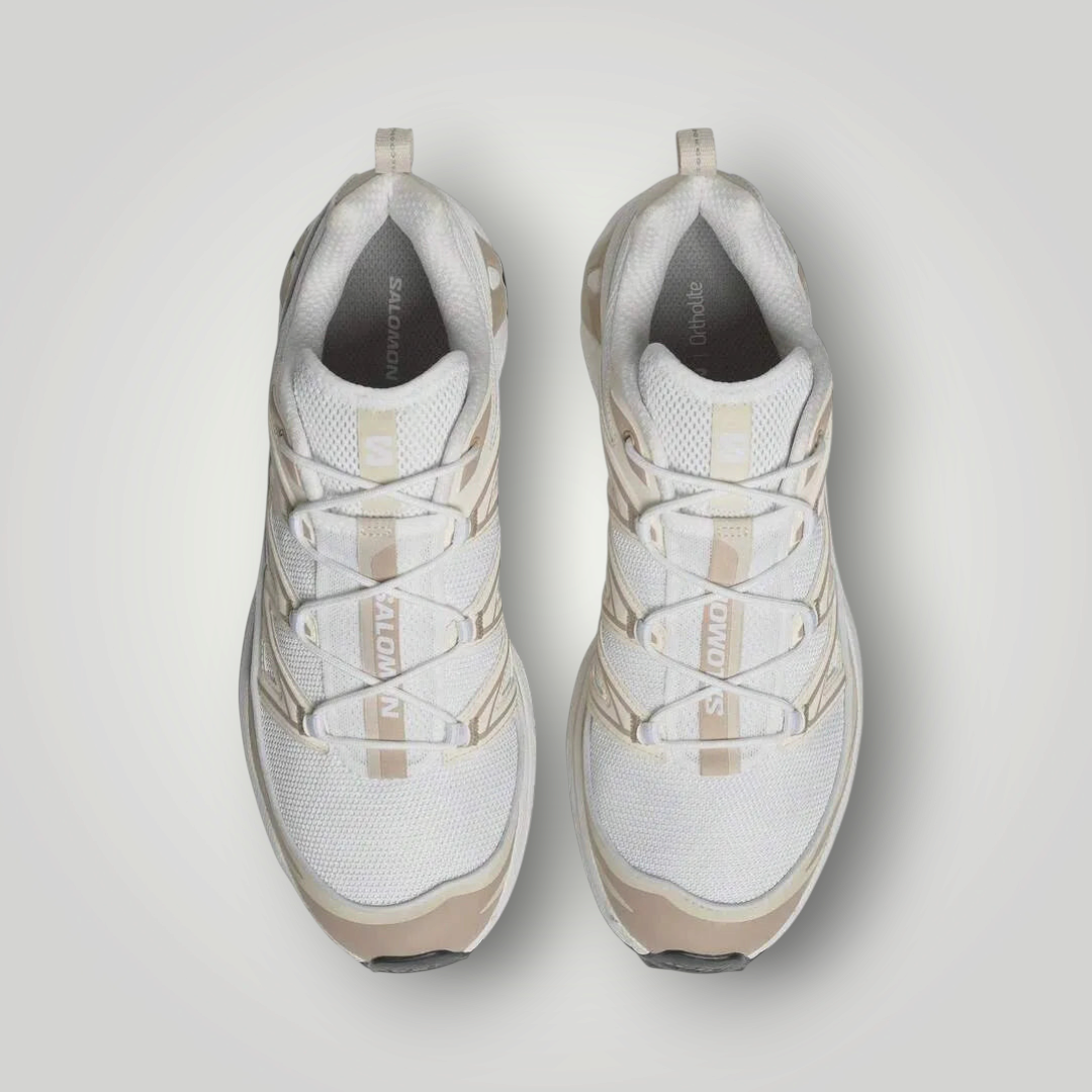 NDO Clothing Salomon XT-WHISPER Laufschuhe in Creme und Weiß mit Schnellschnürsystem und atmungsaktivem Mesh-Gewebe