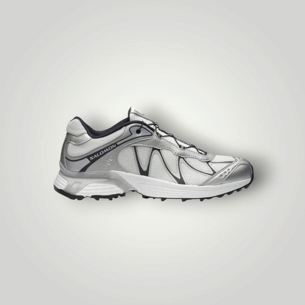 NDO Clothing Salomon XT-WHISPER Laufschuh in Silber und Weiß mit technischem Mesh-Obermaterial und Schnellschnürung