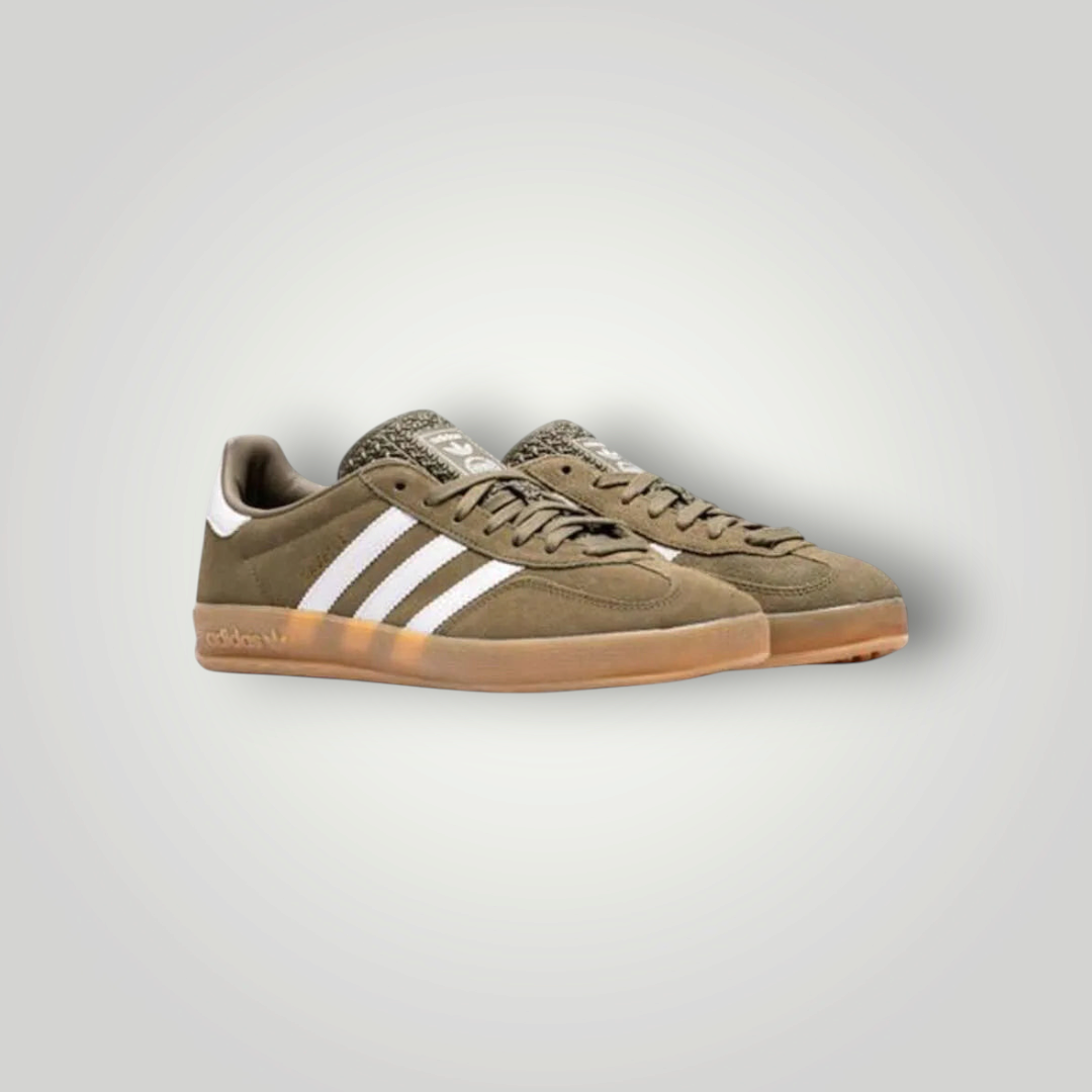 NDO Clothing Adidas Originals Gazelle Sneaker in Olivgrün mit weißen Streifen und klassischer Gummisohle
