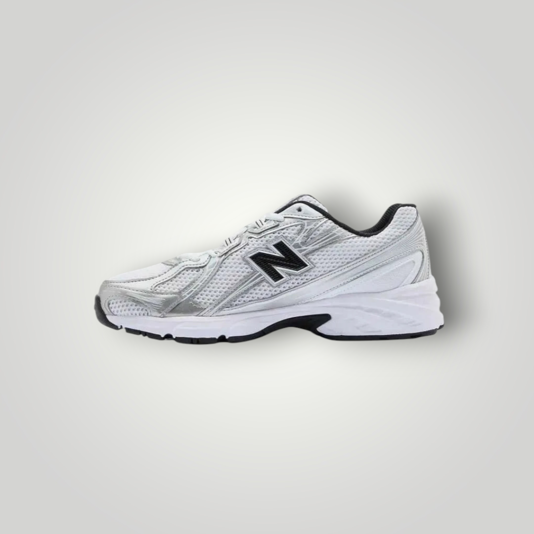 NDO Clothing New Balance 740 Sneaker in Silber und Weiß mit Mesh-Obermaterial und schwarzem Logo-Detail