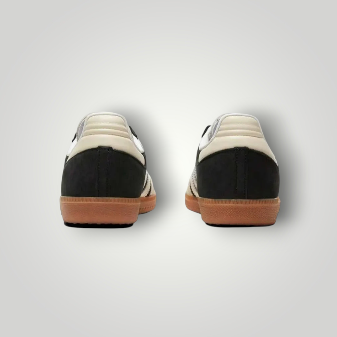NDO Clothing Adidas Originals Samba OG Sneaker von hinten mit schwarzem Obermaterial und klassischer Gummisohle