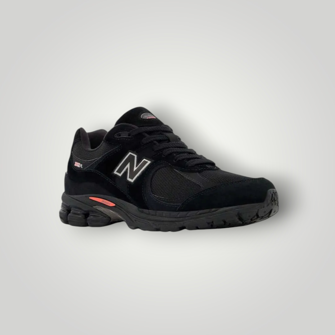 NDO Clothing New Balance 2002 Sneaker in Schwarz aus Leder und Mesh mit Schnürung und gepolsterter Sohle