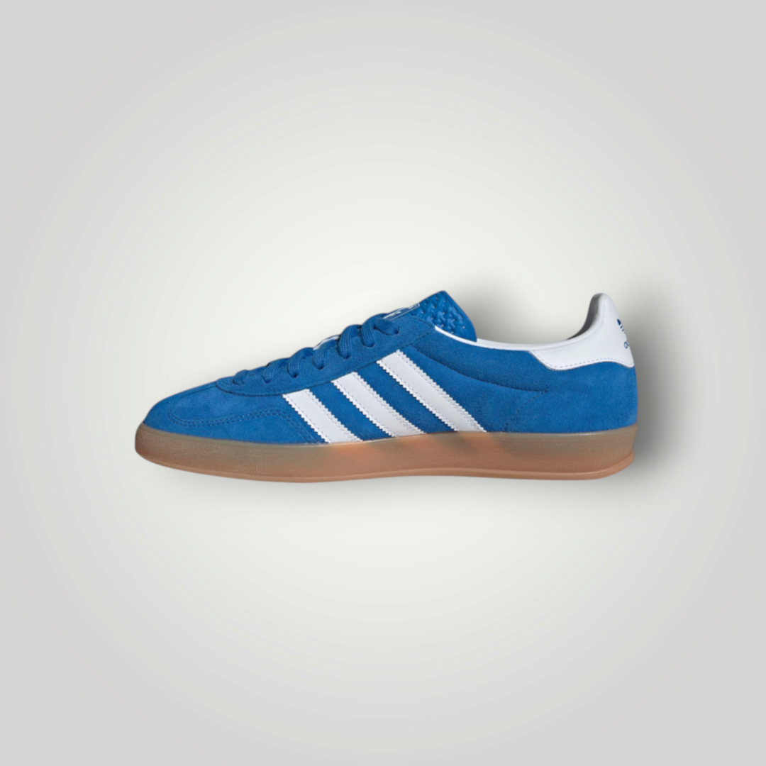 NDO Clothing Adidas Originals Gazelle Sneaker in Blau mit weißen Streifen und klassischer Gummisohle