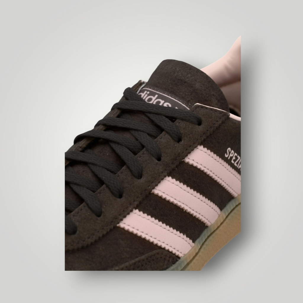 NDO Clothing Adidas Originals Handball Spezial Sneaker aus braunem Veloursleder mit hellrosa Streifen