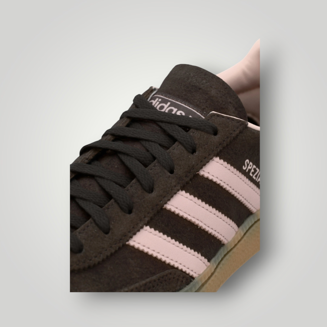 NDO Clothing Adidas Originals Handball Spezial Sneaker aus braunem Veloursleder mit hellrosa Streifen
