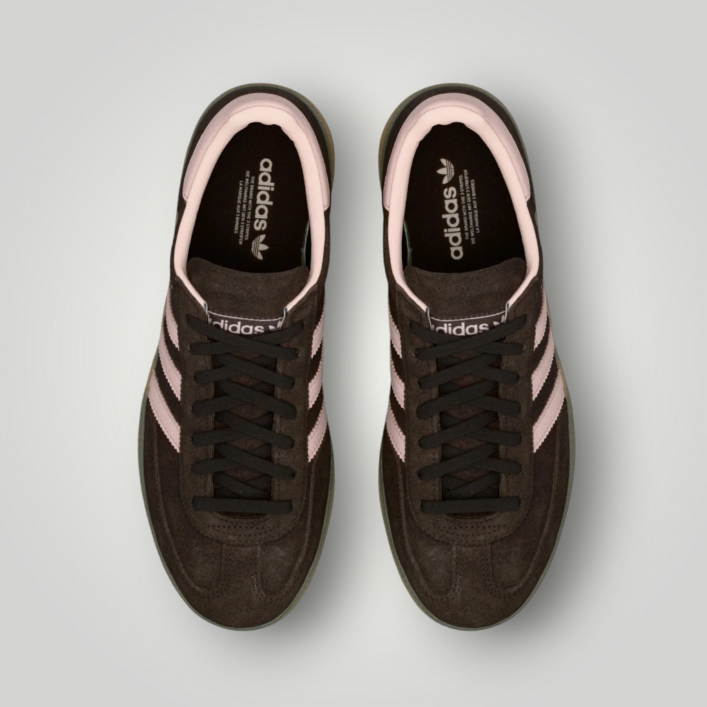 NDO Clothing Adidas Originals Handball Spezial Sneaker aus dunkelbraunem Veloursleder mit hellrosa Streifen
