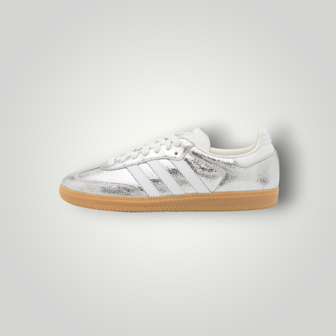 NDO Clothing Adidas Originals Samba OG Sneaker in Metallic-Silber mit weißem Leder und klassischer Gummisohle