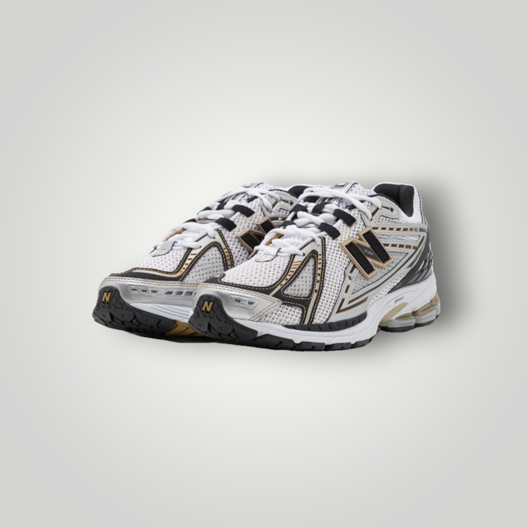 NDO Clothing New Balance 1906 Unisex Sneaker in Metallic-Silber und Weiß mit Mesh-Details und Schnürung