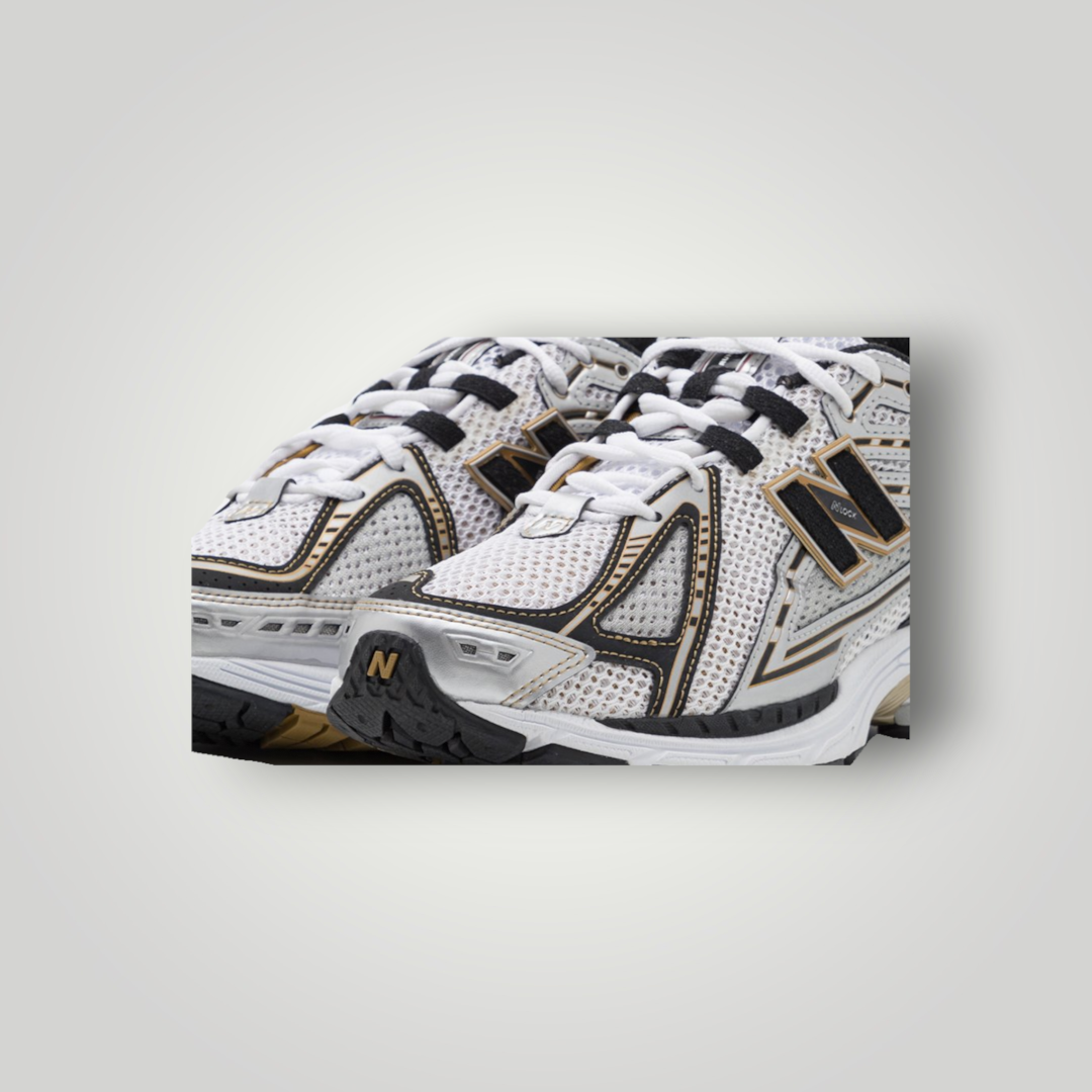 NDO Clothing New Balance 1906 Unisex Sneaker in Metallic-Silber mit Mesh-Einsätzen und schwarzem N-Logo