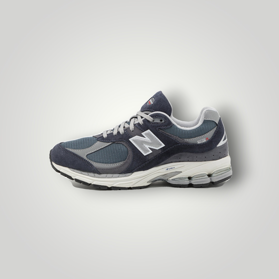 NDO Clothing New Balance M2002 Unisex Sneaker in Eclipse Blau aus Leder und Mesh mit N-ergy Sohlentechnologie