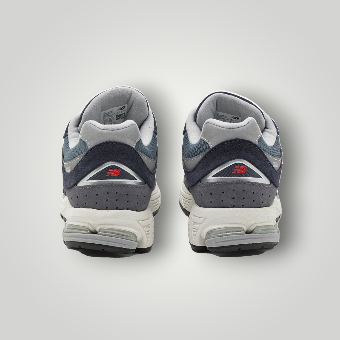 New Balance M2002