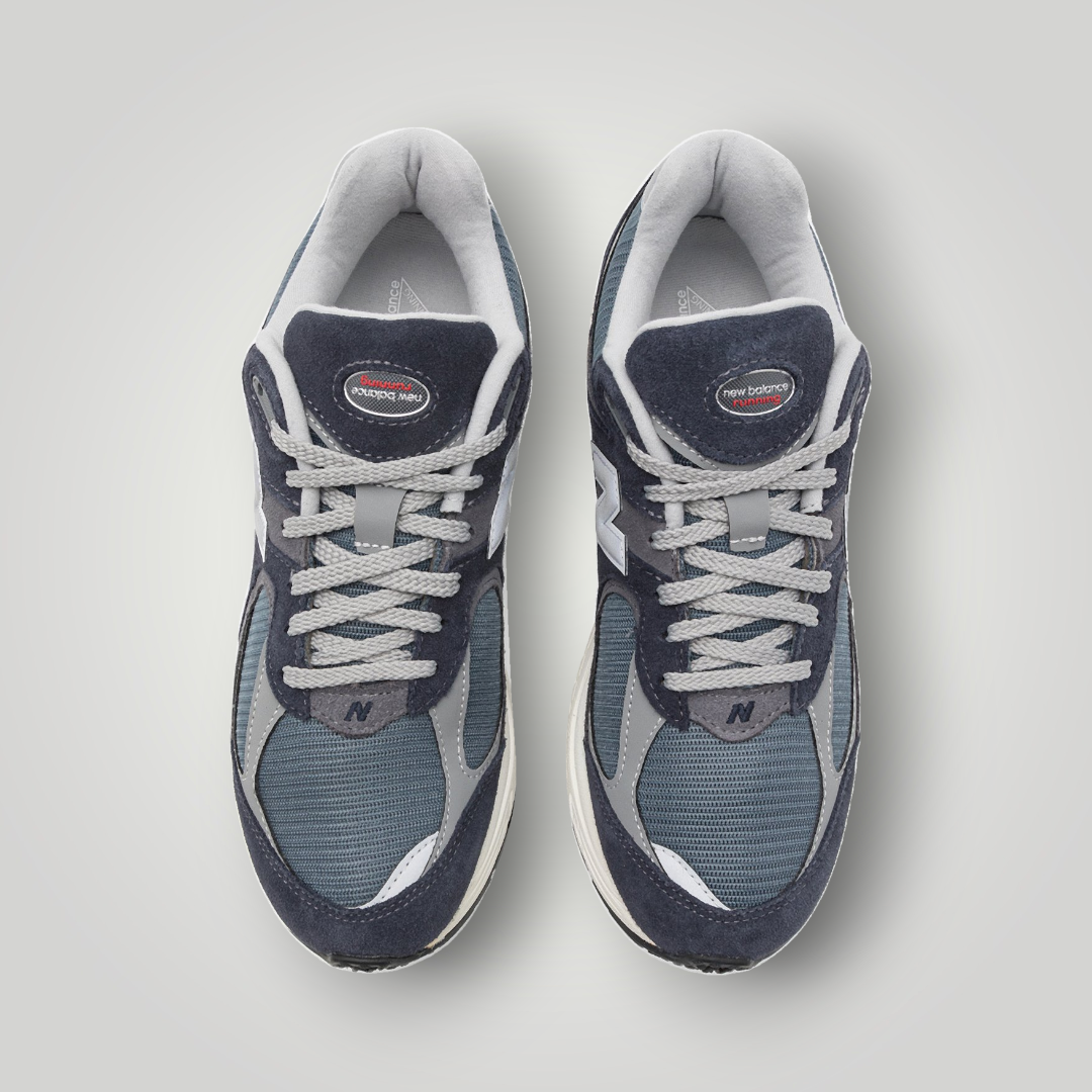 New Balance M2002