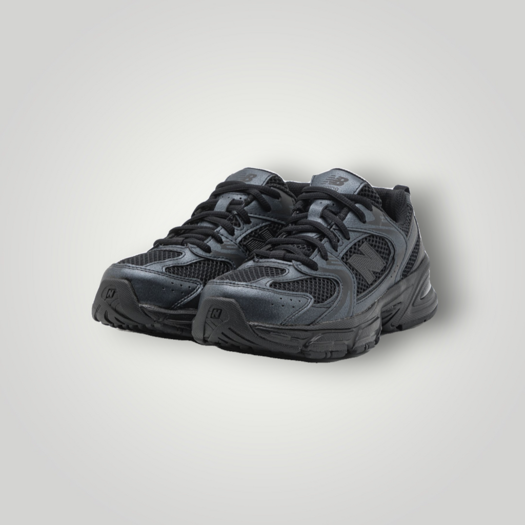 NDO Clothing New Balance 530 Unisex Sneaker in Schwarz aus atmungsaktivem Mesh mit Schnürung und flacher Sohle