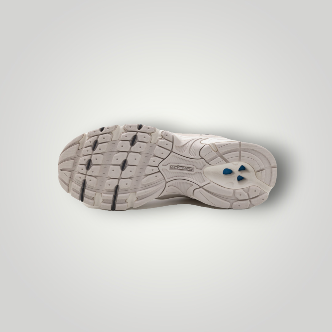 NDO Clothing New Balance 530 Sneaker in Moonbeam mit flexibler, profilierter Laufsohle aus Kunststoff