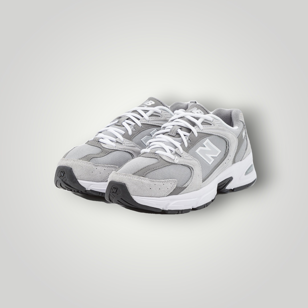 NDO Clothing New Balance MR530 Sneaker in Grau und Weiß aus Mesh und Leder mit Schnürung und flacher Sohle