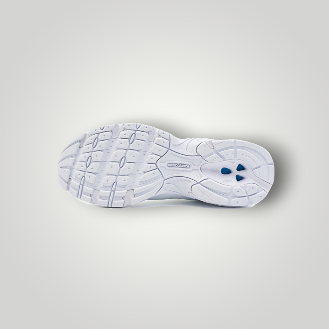 NDO Clothing New Balance 530 Sneaker Sohle in Weiß mit flexiblem Profil und Stoßdämpfung