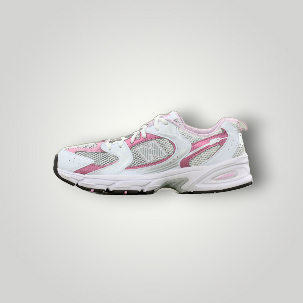 NDO Clothing New Balance 530 Sneaker in Weiss und Pink aus Mesh und Kunstleder mit Abzorb Dämpfung