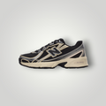 NDO Clothing New Balance 740 Unisex-Sneaker in Schwarz mit Mesh-Obermaterial und Abzorb-Dämpfung in der Seitenansicht