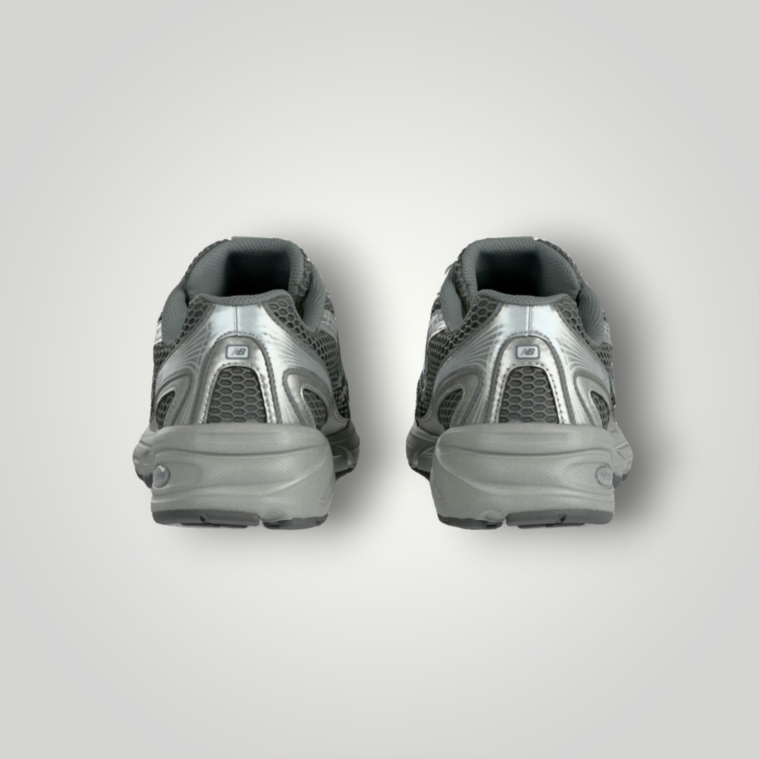NDO Clothing New Balance 740 Sneaker in Harbor Grey und Silber von hinten mit Mesh-Details und Abzorb-Dämpfung