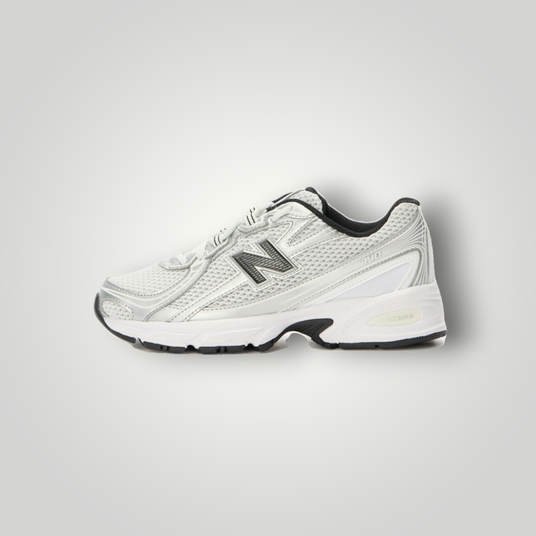 NDO Clothing New Balance 740 Sneaker in Silber aus Kunstleder und Mesh mit Schnürung und flacher Sohle