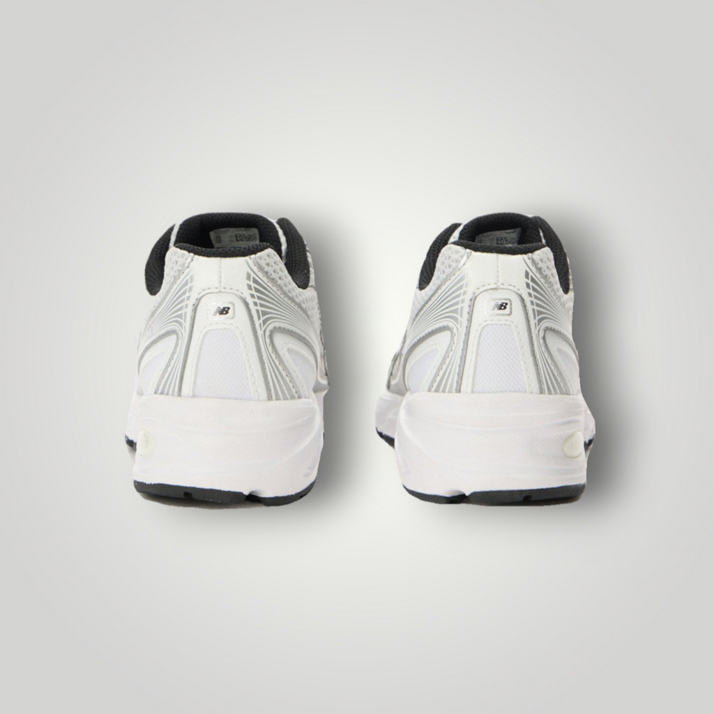 NDO Clothing New Balance 740 Unisex Sneaker in Silber mit Mesh-Details und robuster Laufsohle, Rückansicht