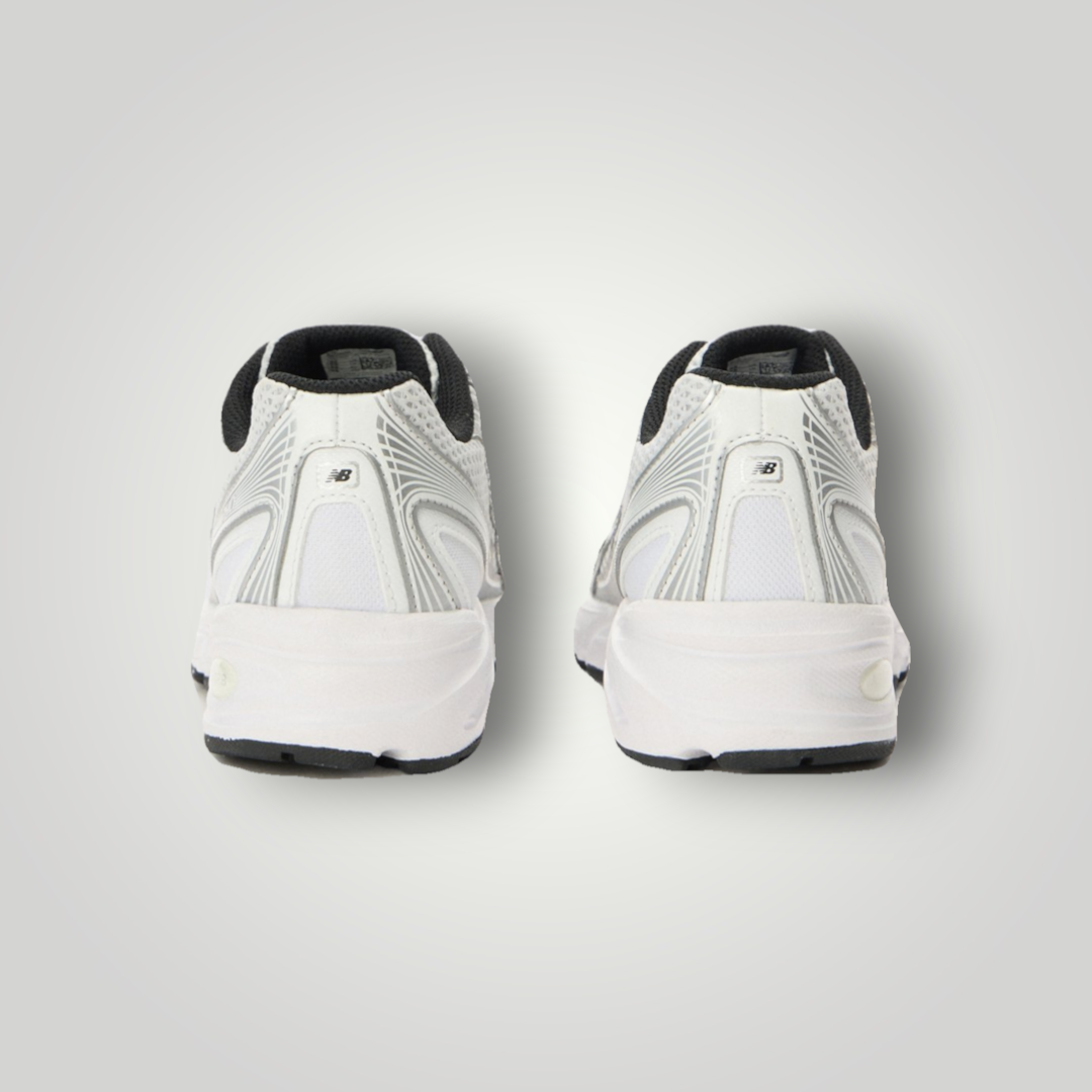 NDO Clothing New Balance 740 Unisex Sneaker in Silber mit Mesh-Details und robuster Laufsohle, Rückansicht