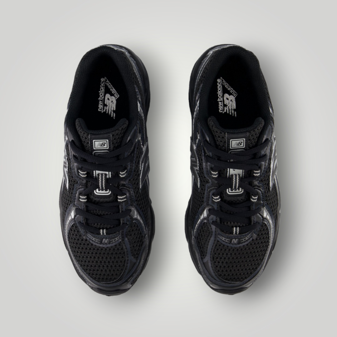 NDO Clothing New Balance 740 Unisex Sneaker in Schwarz aus Mesh und Leder mit Schnürung in der Draufsicht